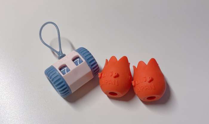 clover row counter and tulip needle stoppers